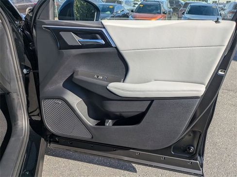 New 2025 Mitsubishi Outlander SE image 32