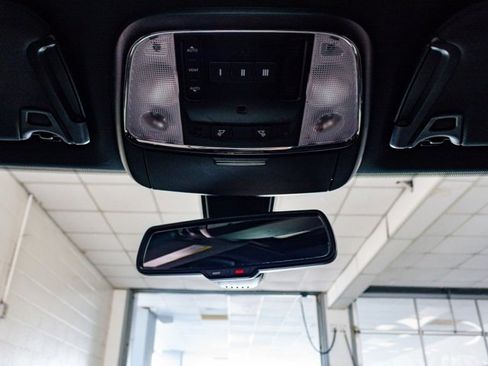 Used 2022 Dodge Charger SXT w/ Plus Group image 17