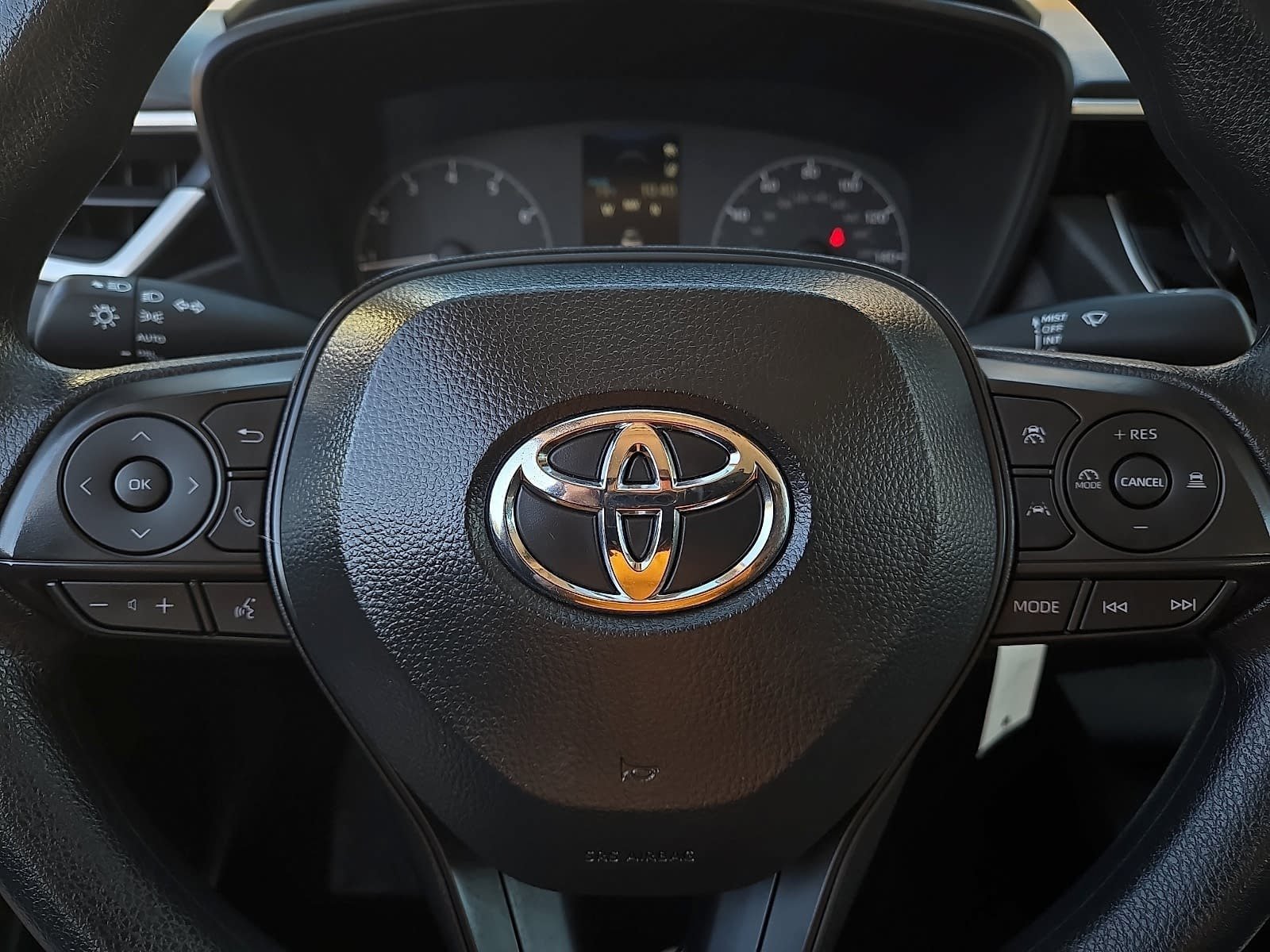 Used 2025 Toyota Corolla LE FWD image 20