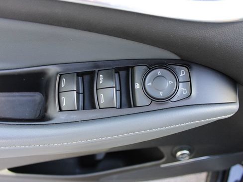 Used 2019 Buick Enclave Essence FWD image 30