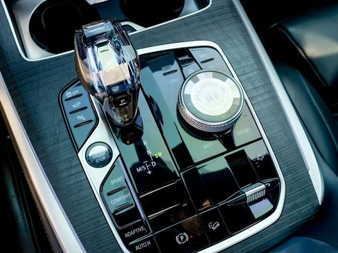 Used 2021 BMW ALPINA XB7 image 53