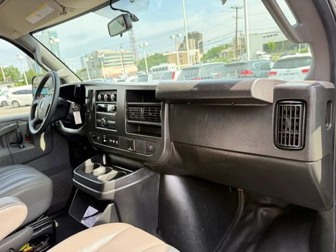 Used 2019 GMC Savana 3500 LS RWD image 30