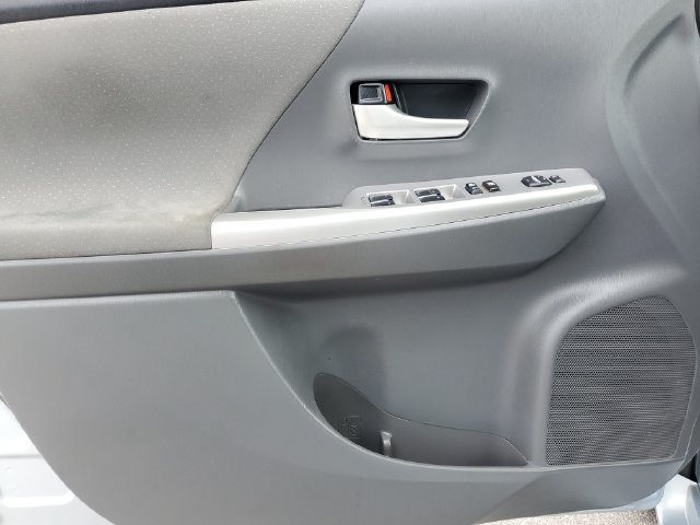 Used 2014 Toyota Prius V Three FWD image 23