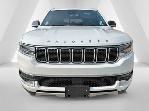 Used 2024 Jeep Wagoneer Series II w/ Flexible Seating Group AWD/4WD image 2