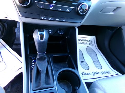 Used 2017 Hyundai Tucson SE image 16