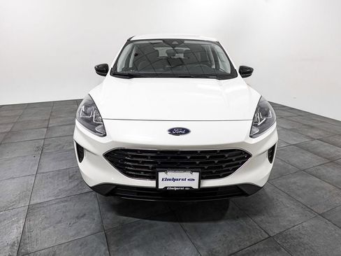 Used 2022 Ford Escape SE w/ SE Sport Appearance Package image 2