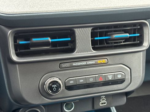 New 2025 Ford Maverick XLT w/ XLT Luxury Package image 18