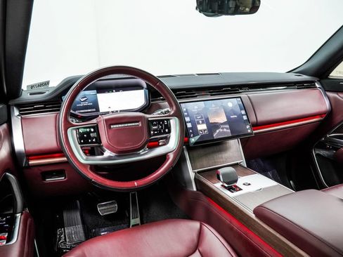 Used 2024 Land Rover Range Rover SE AWD/4WD image 5