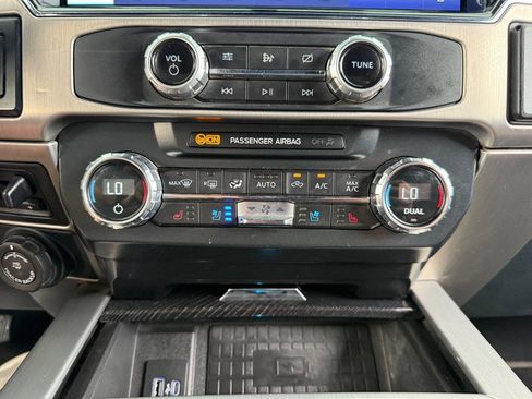 Used 2022 Ford F350 Platinum AWD/4WD image 33