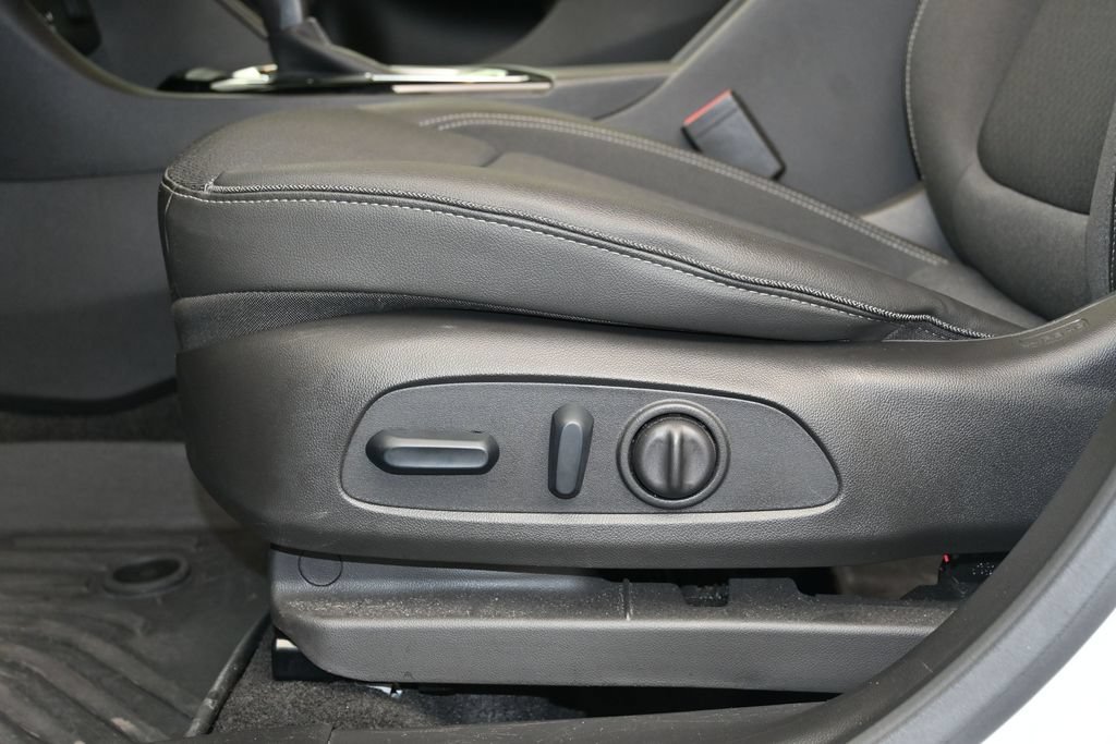 Used 2024 Buick Encore GX Preferred w/ Comfort Package FWD image 20