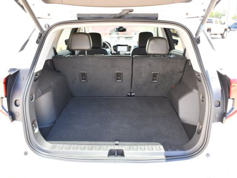Used 2024 GMC Terrain SLT w/ Infotainment Package II AWD/4WD image 10