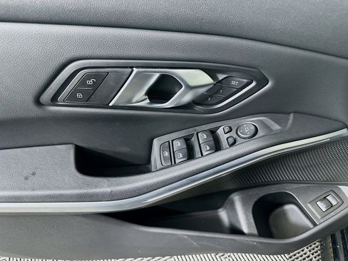 Used 2025 BMW 330i Sedan image 15