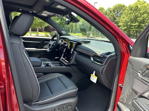 New 2025 GMC Acadia Denali w/ Super Cruise Package image 36