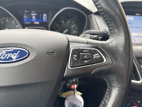 Used 2017 Ford Focus SEL w/ Cold Weather Package FWD image 15