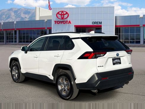 Used 2024 Toyota RAV4 LE AWD/4WD image 5