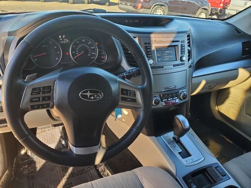 Used 2014 Subaru Outback 2.5i Premium image 9
