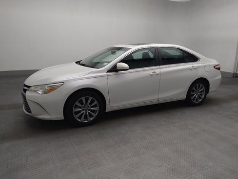 Used 2017 Toyota Camry XLE FWD image 2