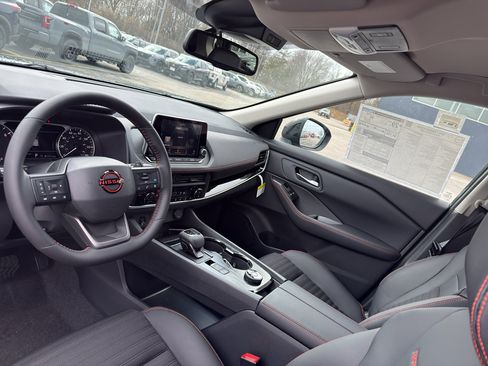 New 2026 Nissan Rogue SV image 25