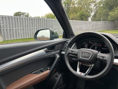 Certified 2025 Audi Q5 2.0T Premium Plus image 12