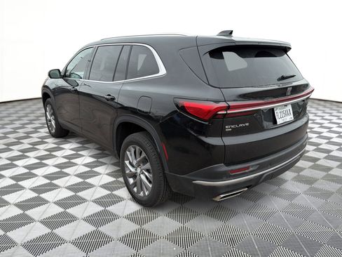Used 2025 Buick Enclave Preferred image 3