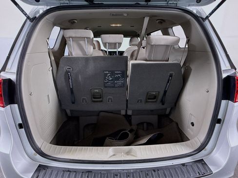 Used 2019 Kia Sedona L FWD image 32