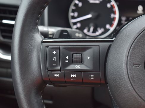 Used 2023 Nissan Rogue SV w/ SV Premium B Package FWD image 30