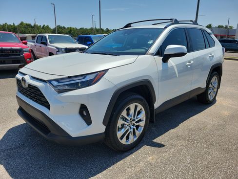 Used 2025 Toyota RAV4 XLE Premium w/ Weather Package FWD image 3