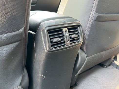 Used 2018 Nissan Rogue SV w/ Sun & Sound Touring Package FWD image 9
