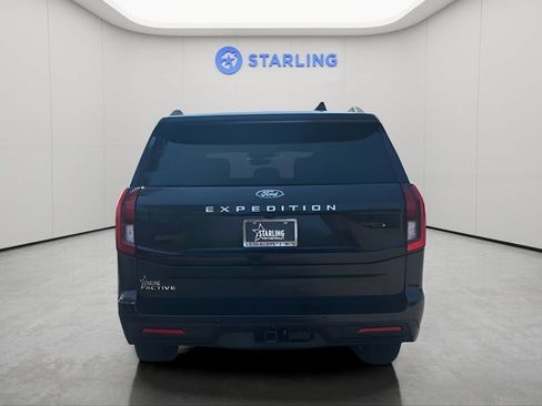 Used 2025 Ford Expedition Active AWD/4WD image 15