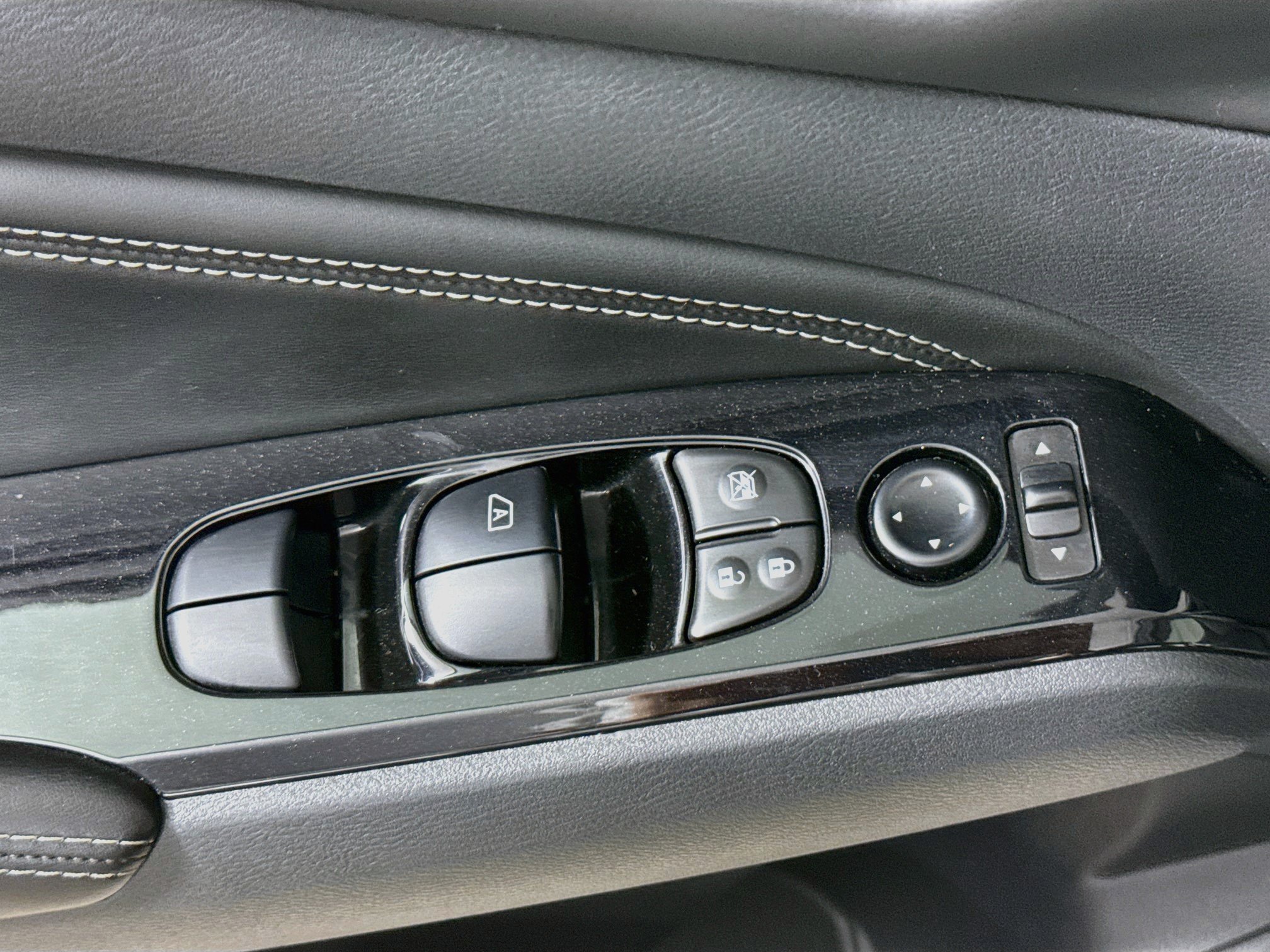 Used 2023 Nissan Altima 2.5 SL FWD image 21