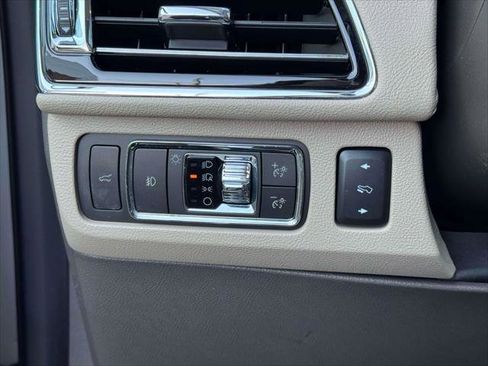 Used 2022 Lincoln Navigator L Reserve AWD/4WD image 21