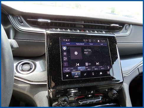 Certified 2023 Jeep Grand Cherokee Altitude AWD/4WD image 16