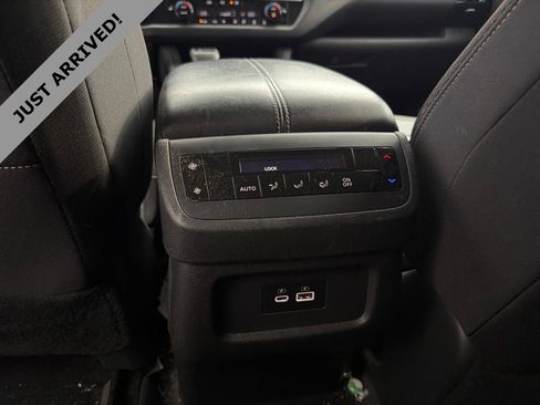 Used 2022 Nissan Pathfinder SV FWD image 14