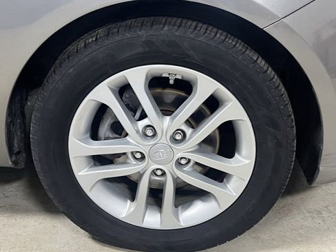 Used 2012 Kia Forte EX image 39