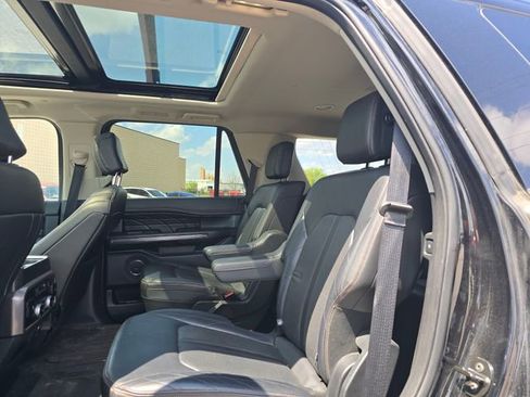 Used 2018 Ford Expedition Platinum AWD/4WD image 15