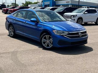 Used 2024 Volkswagen Jetta SE FWD video 2