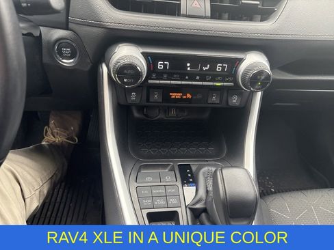 Used 2021 Toyota RAV4 XLE w/ Convenience Package image 12