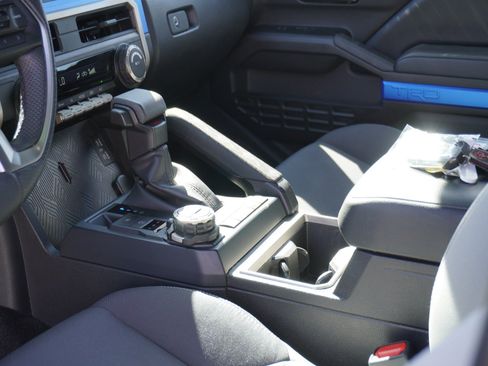 Used 2025 Toyota Tacoma TRD Off-Road AWD/4WD image 21