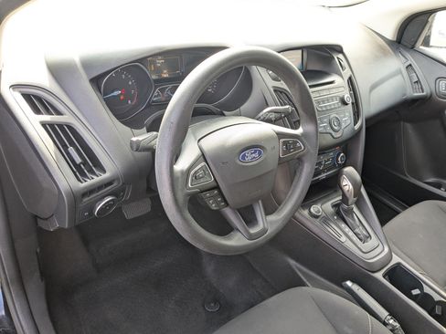 Used 2017 Ford Focus SE FWD image 16