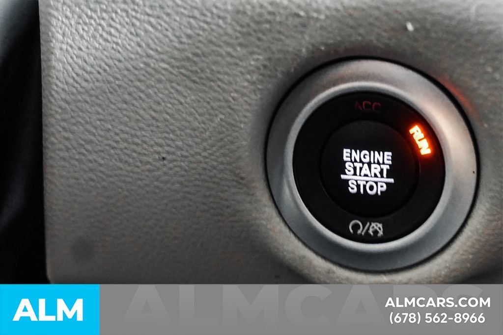 Used 2023 Chrysler Voyager LX FWD image 39