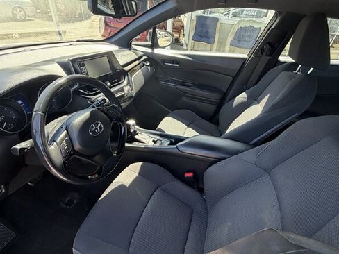 Used 2018 Toyota C-HR XLE FWD image 9