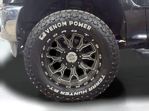 Used 2011 Ford F250 XLT w/ Chrome Pkg image 21