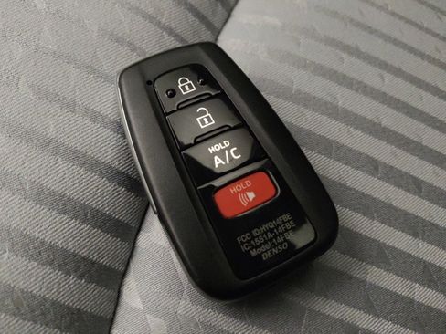 Used 2017 Toyota Prius Prime Plus w/ Carpet Mat Package FWD image 32