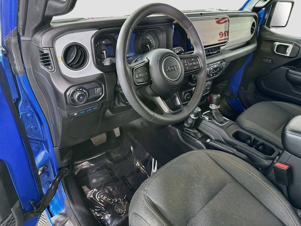 Used 2024 Jeep Wrangler Unlimited AWD/4WD image 17