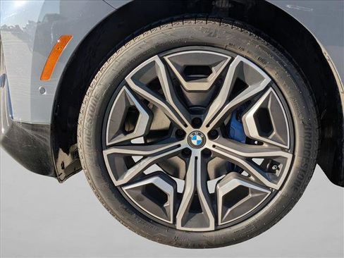 Used 2025 BMW iX xDrive50 image 9