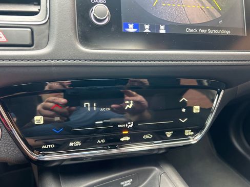 Used 2021 Honda HR-V EX image 12