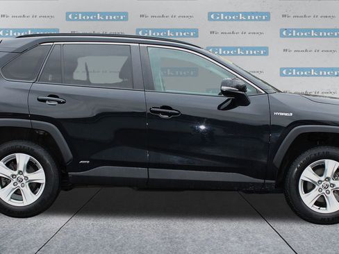 Used 2021 Toyota RAV4 XLE w/ Convenience Package image 4