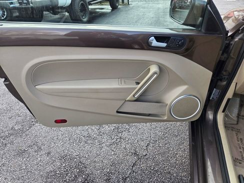 Used 2014 Volkswagen Beetle 1.8T image 22