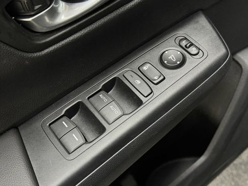 Used 2024 Honda CR-V EX image 13
