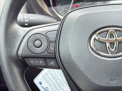 Certified 2025 Toyota RAV4 LE image 21